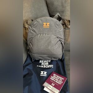 Minimeis shoulder carrier